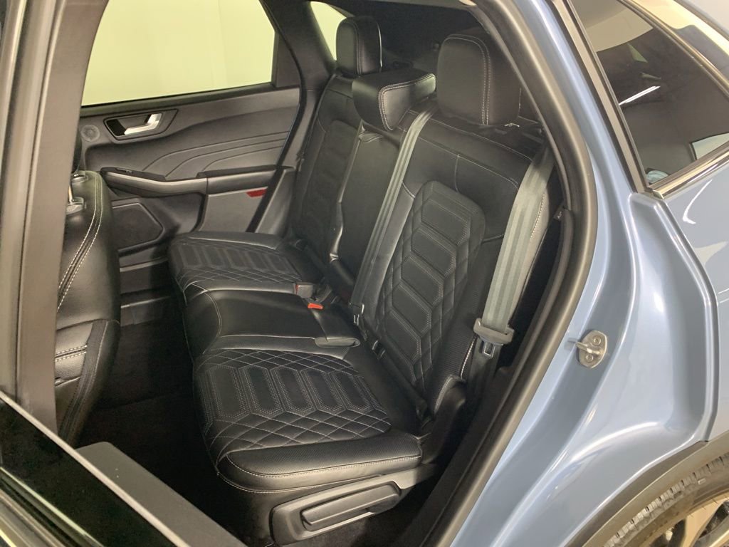 Used 2023 Ford Escape Platinum w/ Premium Technology Package image 28