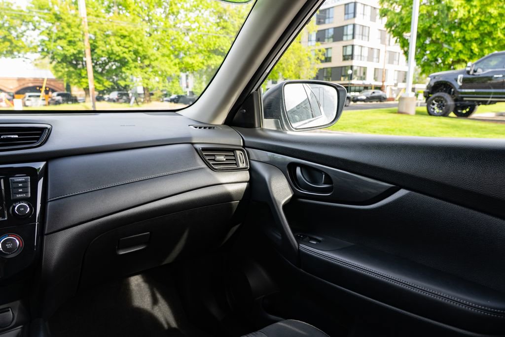Used 2020 Nissan Rogue S AWD/4WD image 10