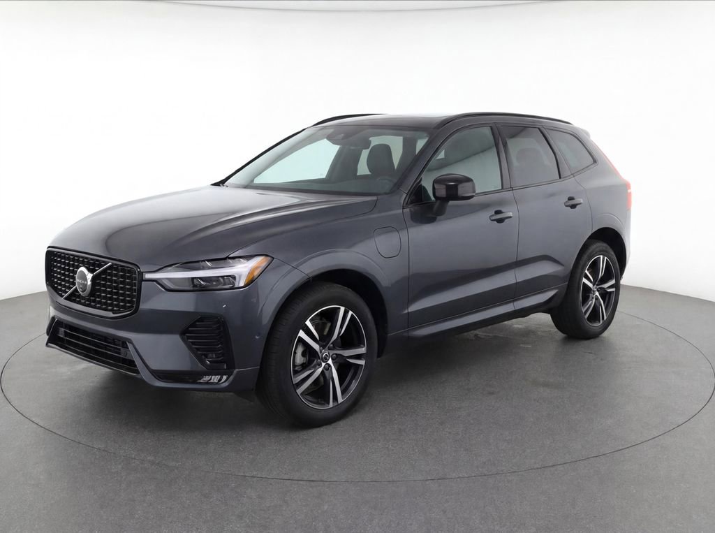 Used 2022 Volvo XC60 B5 R-Design AWD/4WD image 1