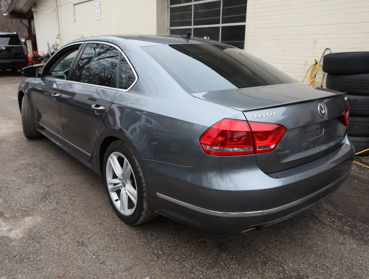 Used 2013 Volkswagen Passat TDI SEL Premium image 8