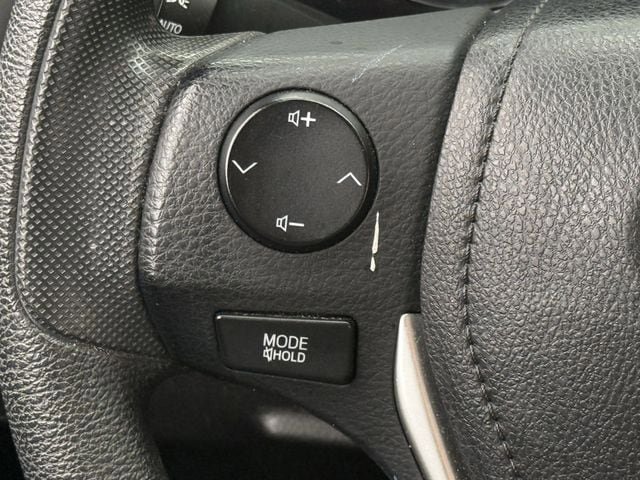 Used 2017 Toyota Corolla LE FWD image 14