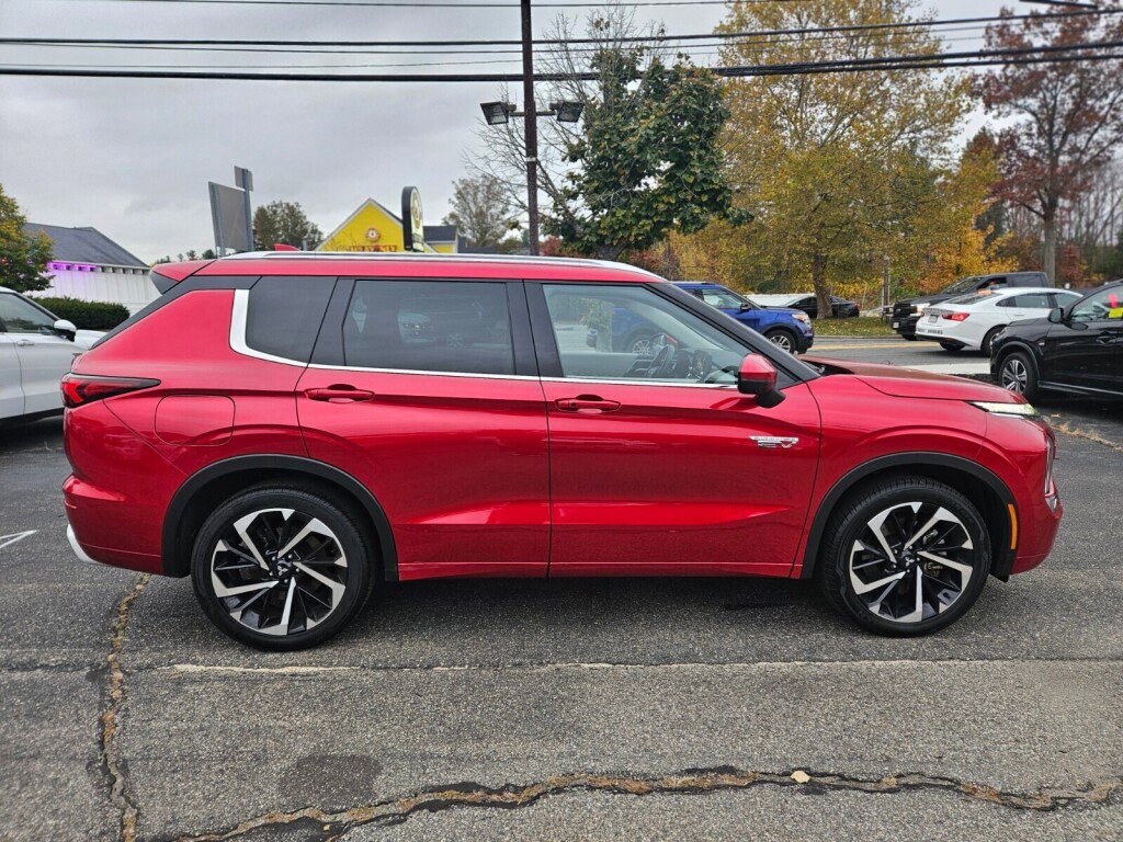 Used 2023 Mitsubishi Outlander SEL image 6