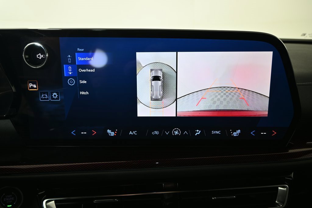 Used 2024 Chevrolet Traverse Z71 image 29