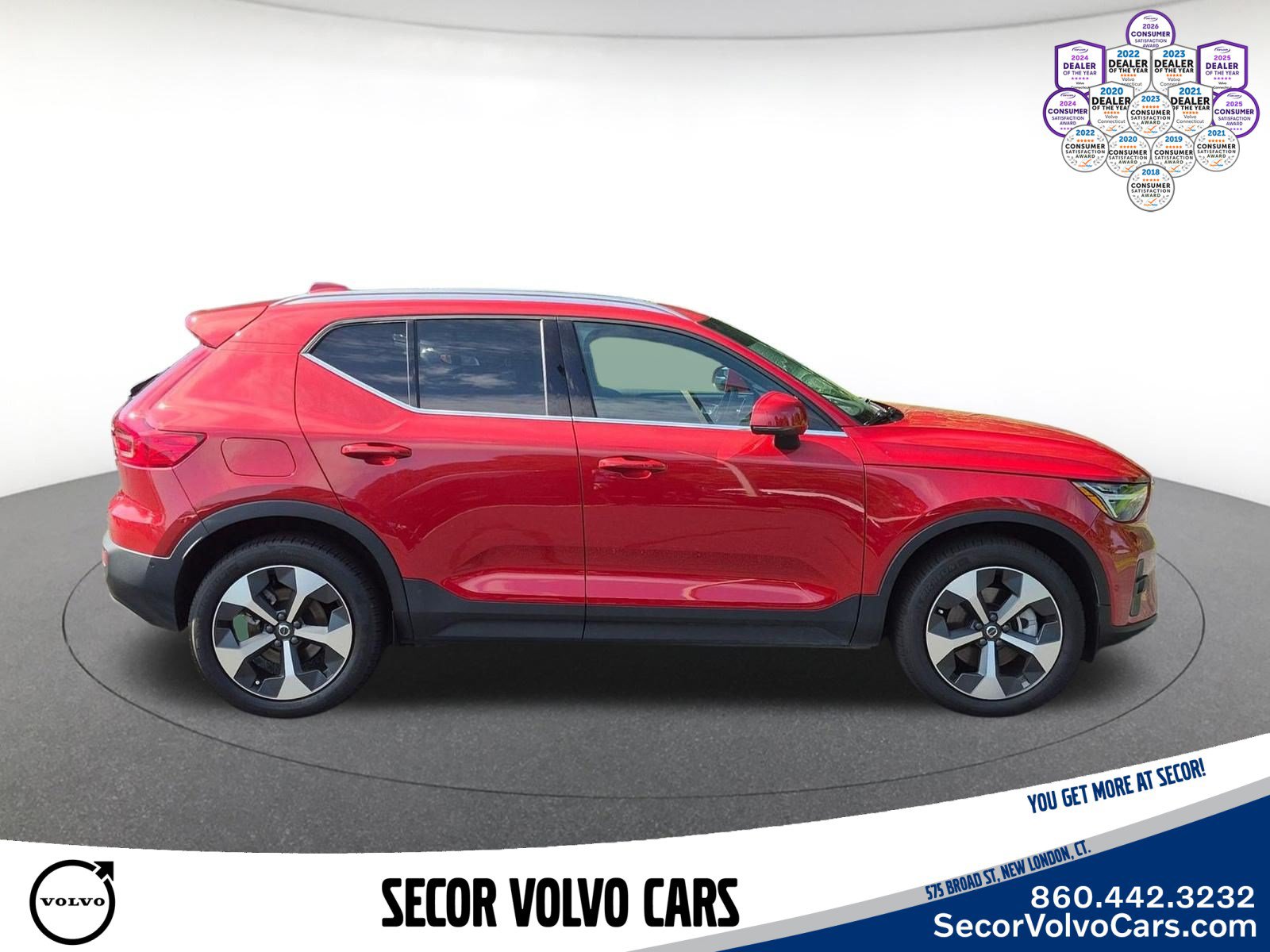 Used 2024 Volvo XC40 B5 Plus w/ Protection Package Premier AWD/4WD image 5