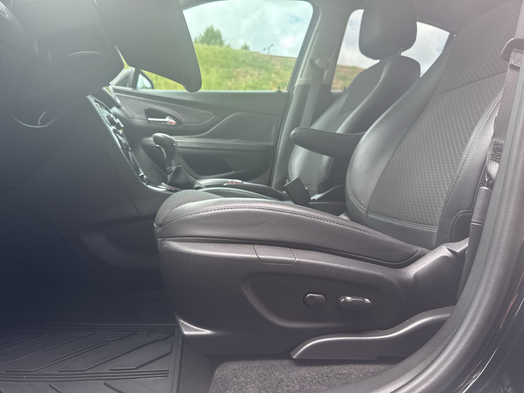 Used 2022 Buick Encore Preferred w/ Safety Package AWD/4WD image 13