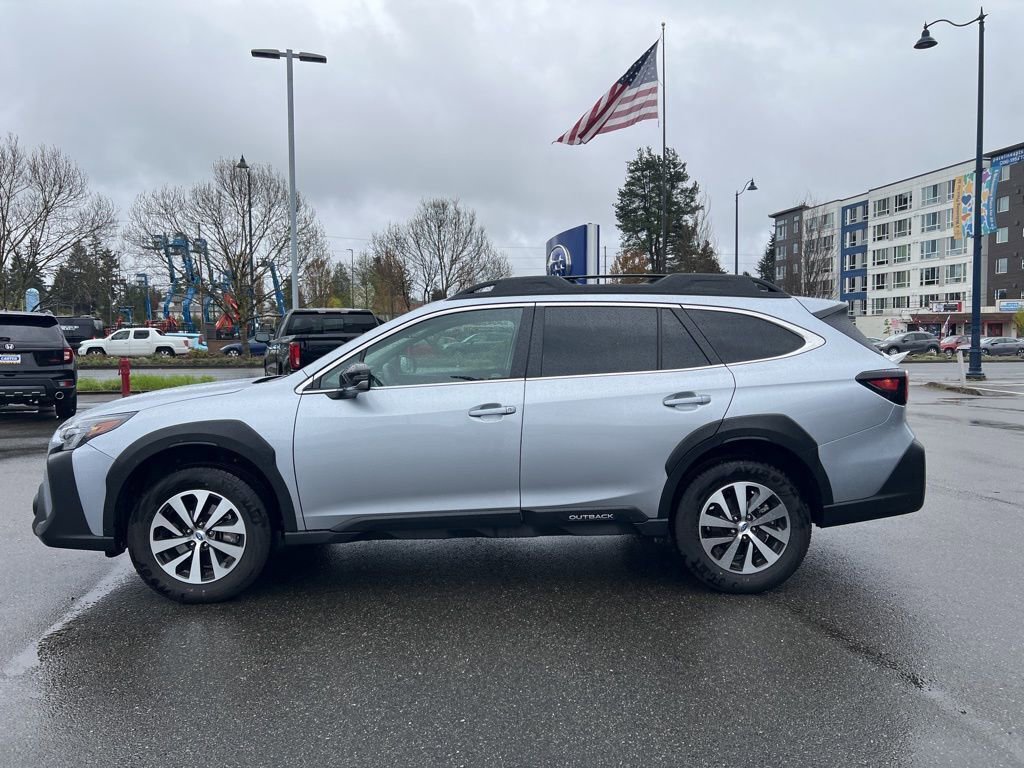 Used 2025 Subaru Outback Premium image 2