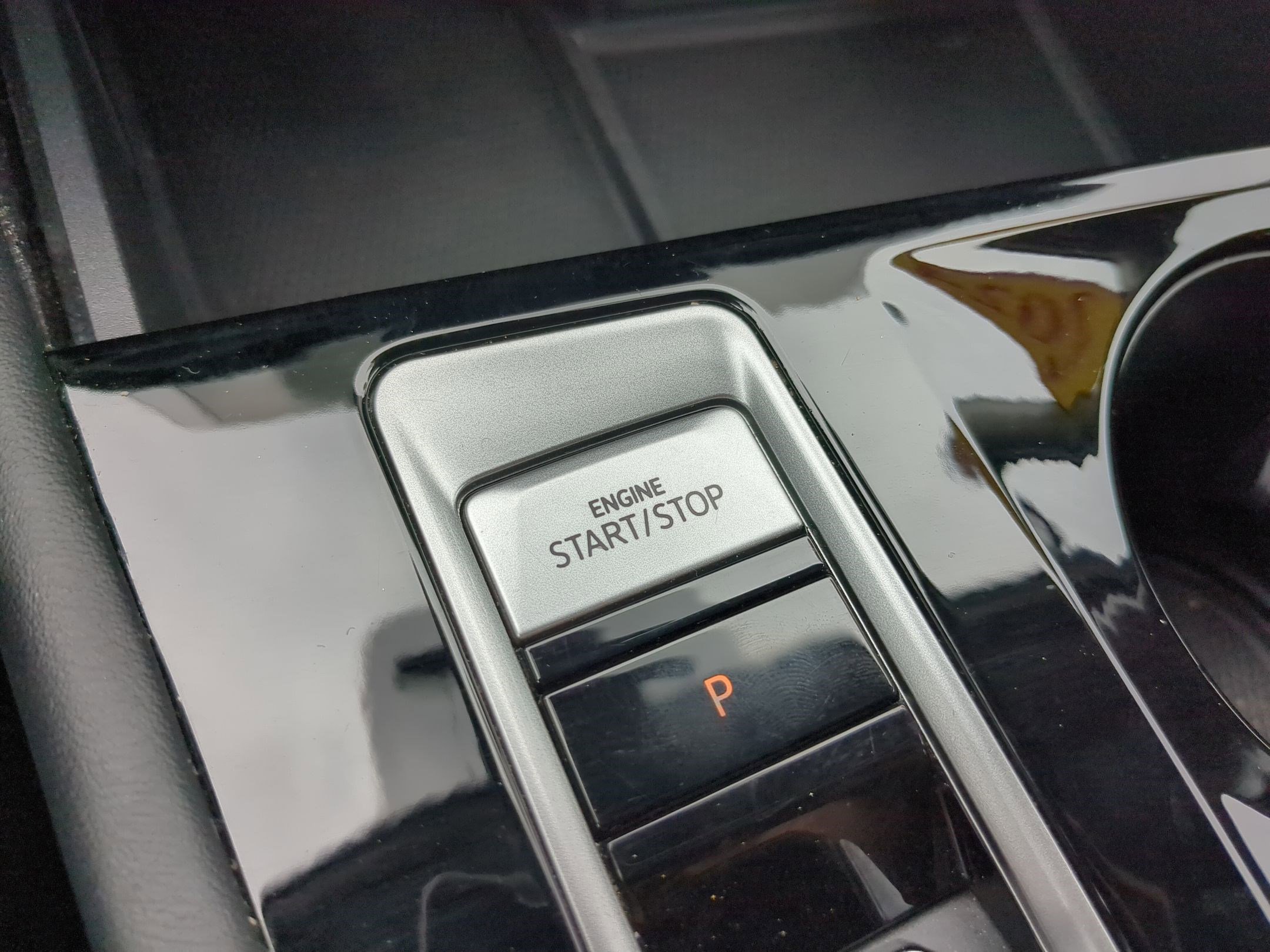 Used 2024 Volkswagen Atlas SE image 21