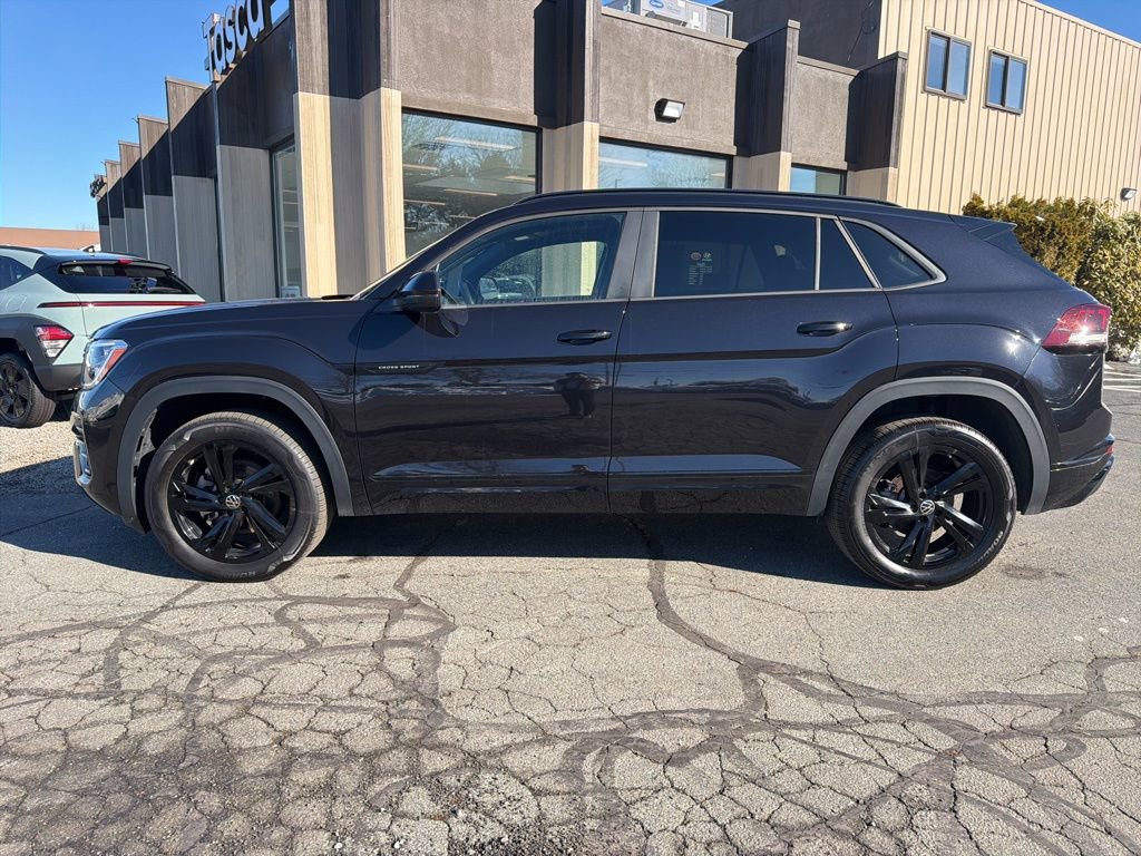Used 2025 Volkswagen Atlas Cross Sport SEL R-Line image 8