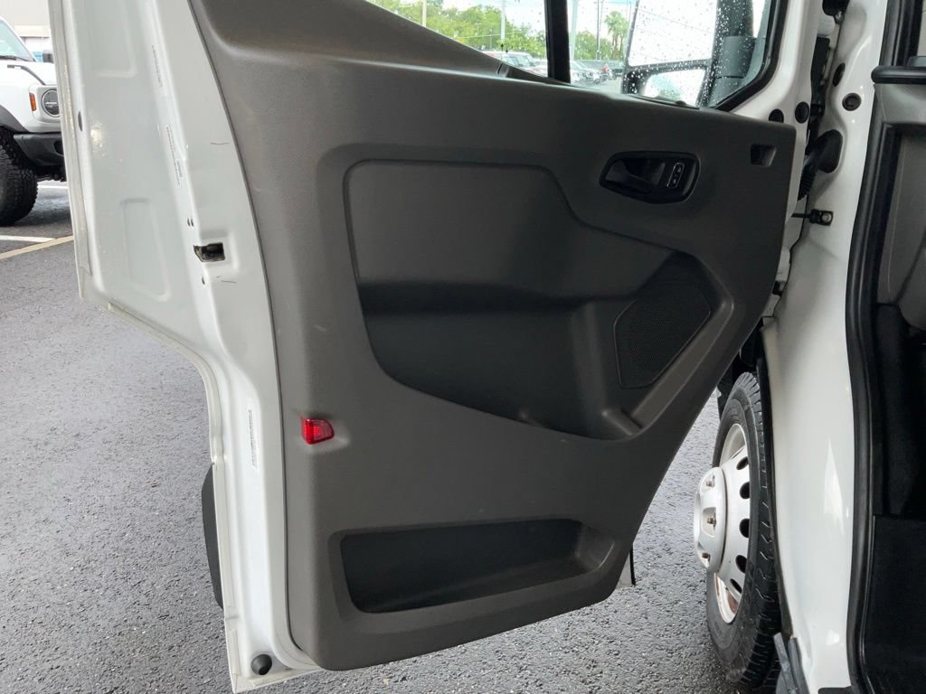 Used 2022 Ford Transit 350 DRW RWD image 13