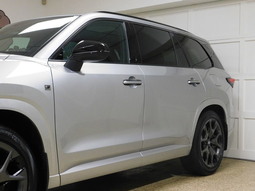 Used 2025 Lexus TX 500h AWD image 17