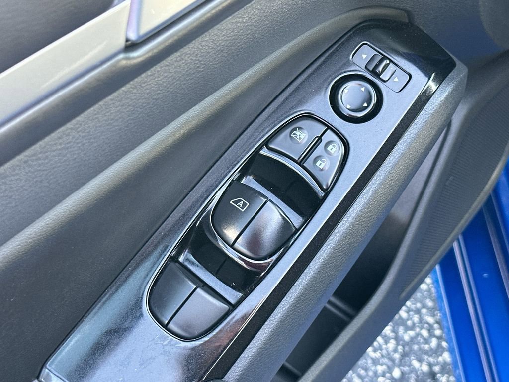 Used 2025 Nissan Altima 2.5 SR image 18