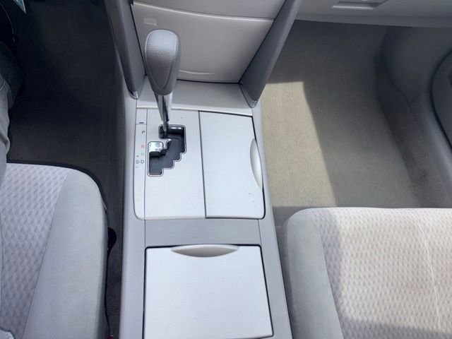 Used 2010 Toyota Camry LE FWD image 12