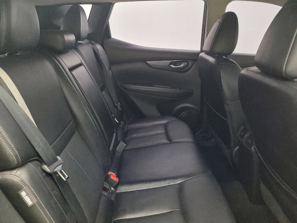 Used 2021 Nissan Rogue Sport SL image 19