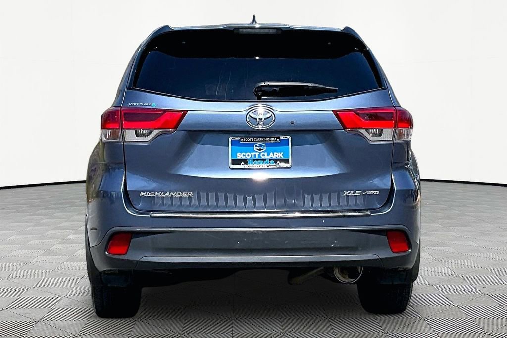 Used 2017 Toyota Highlander XLE image 6
