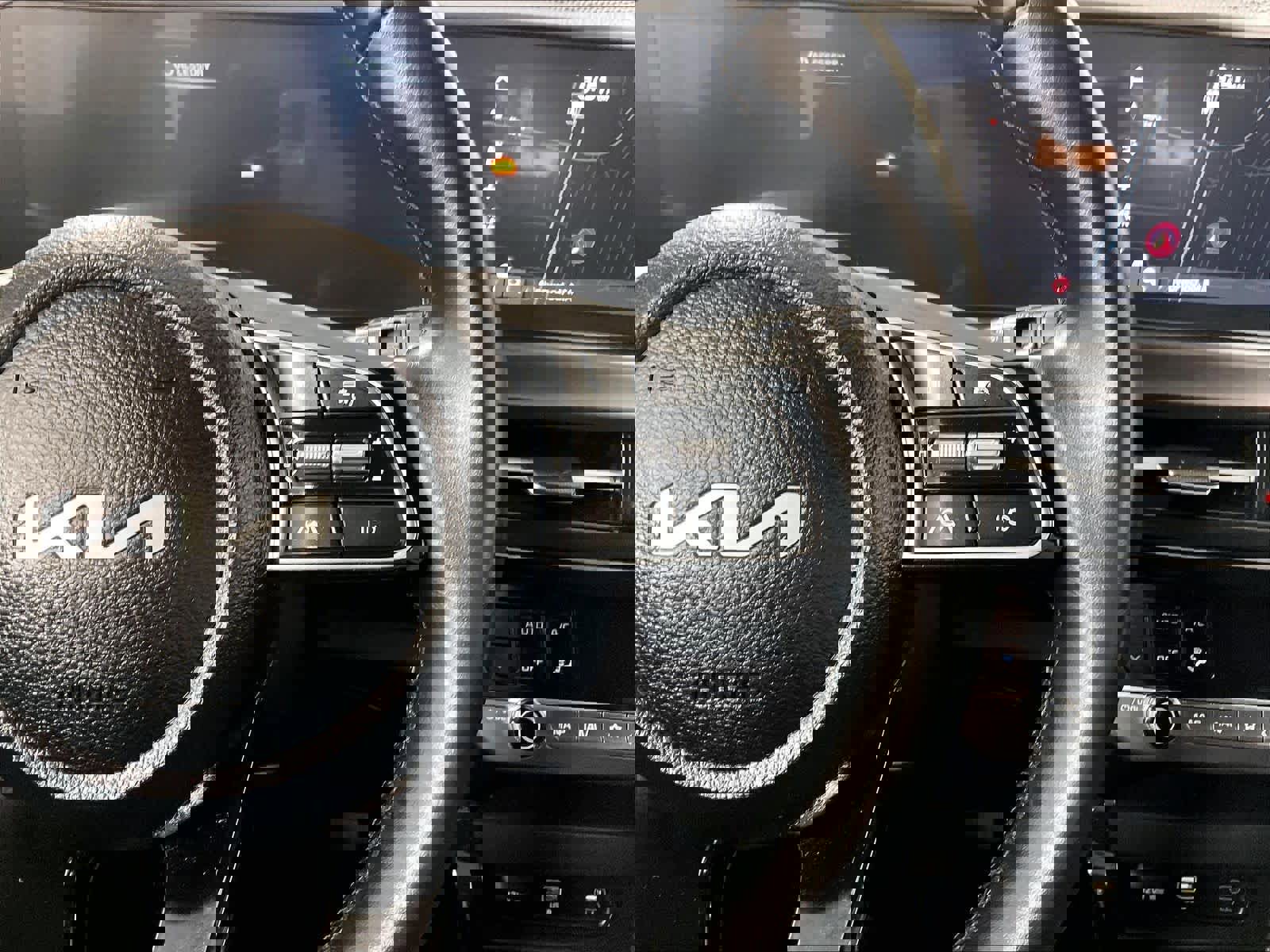 Used 2025 Kia Seltos S image 23