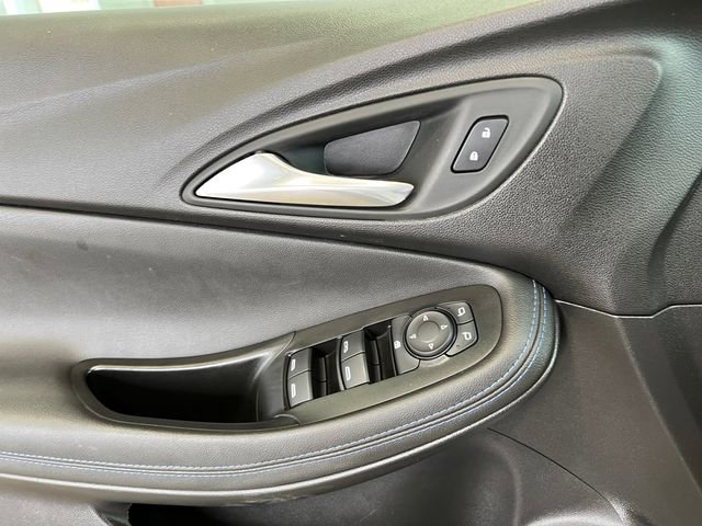 Used 2025 Buick Encore GX Sport Touring w/ Comfort Package AWD/4WD image 17