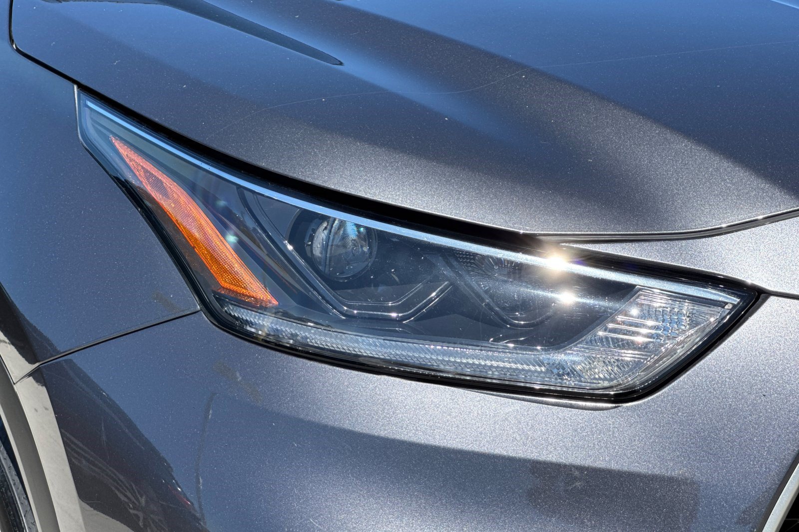 Used 2021 Toyota Highlander LE FWD image 12