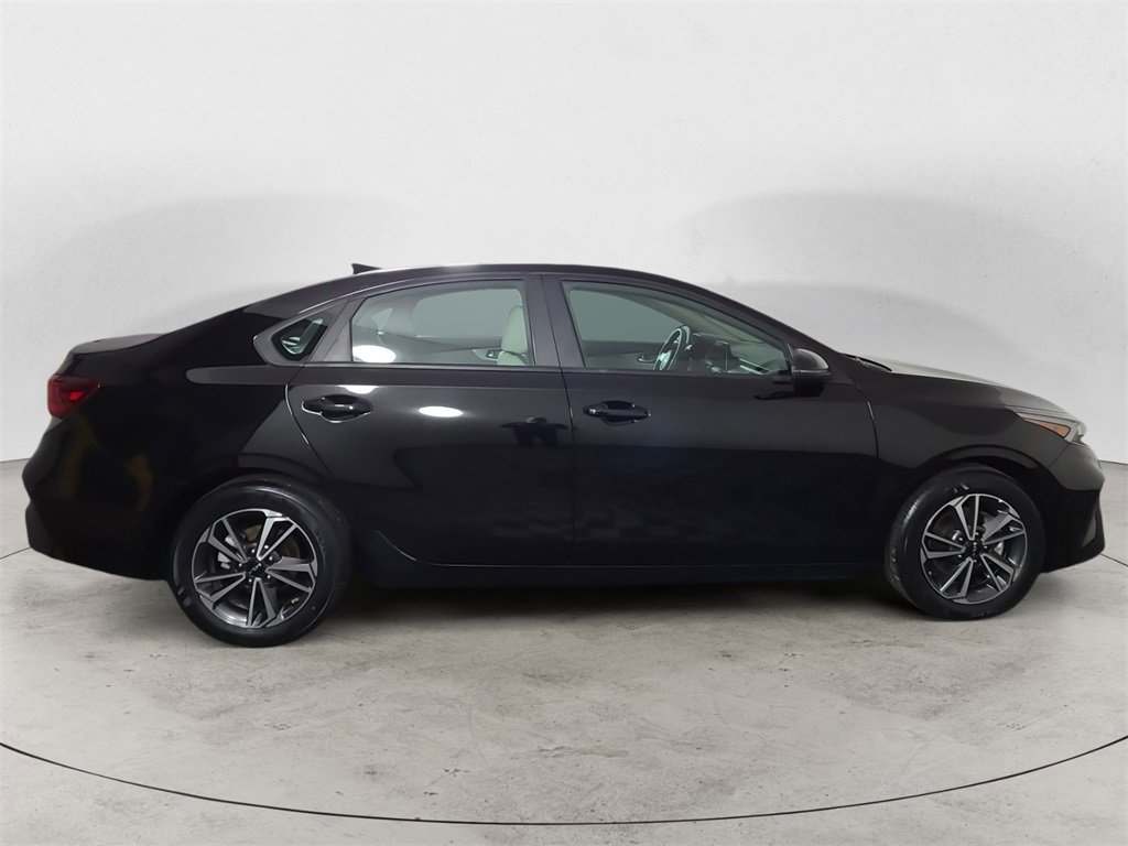 Used 2023 Kia Forte LXS w/ LXS Technology Package image 6