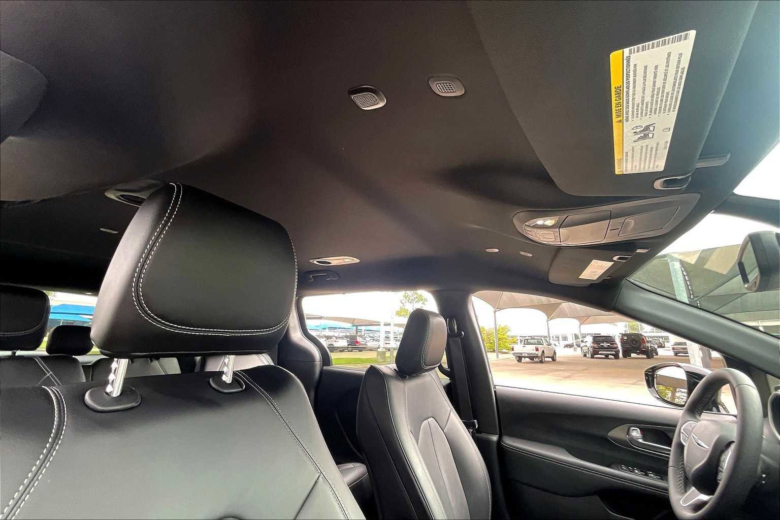 Certified 2025 Chrysler Voyager LX image 12