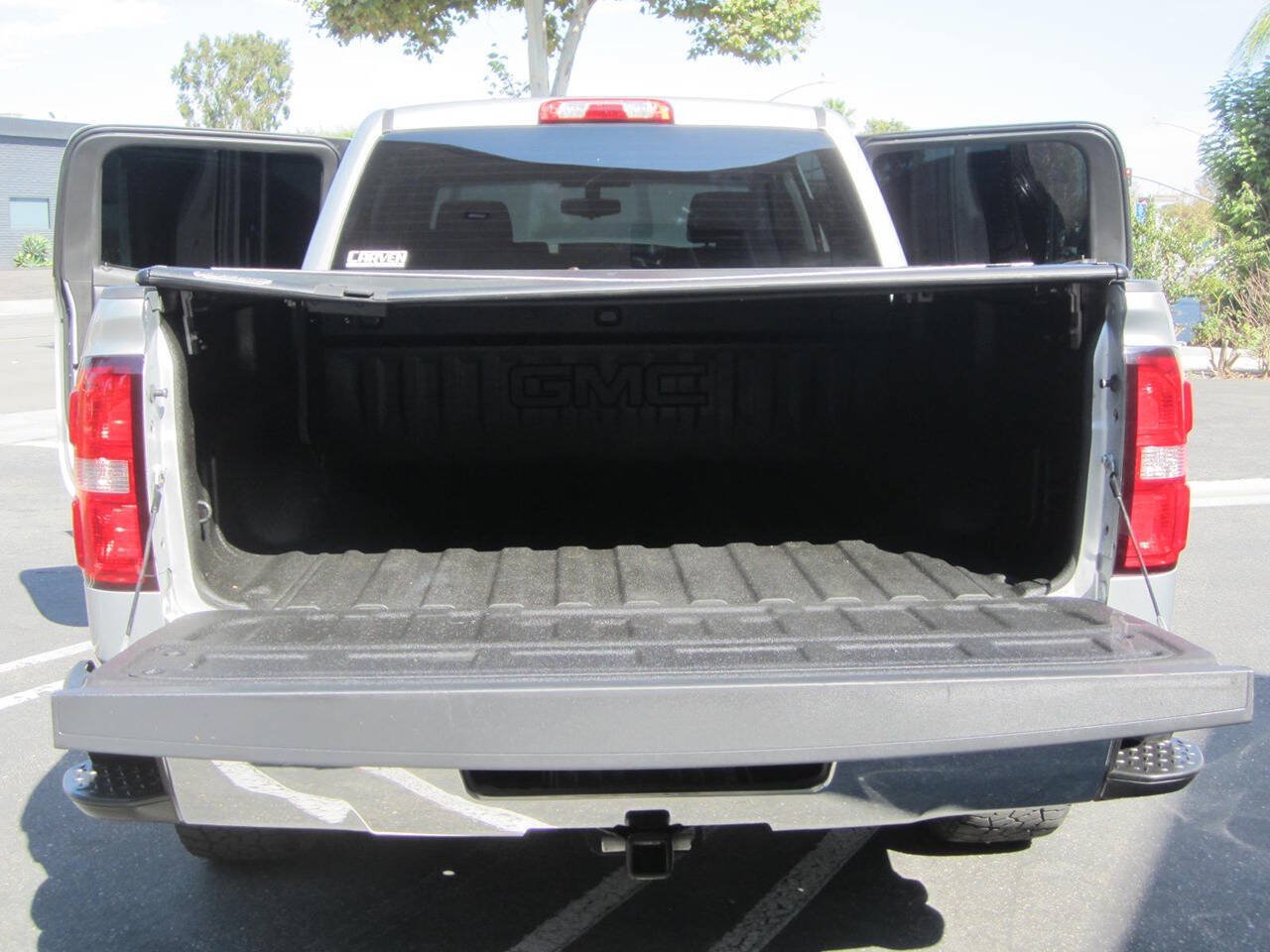 Used 2015 GMC Sierra 1500 SLE w/ SLE Value Package AWD/4WD image 11