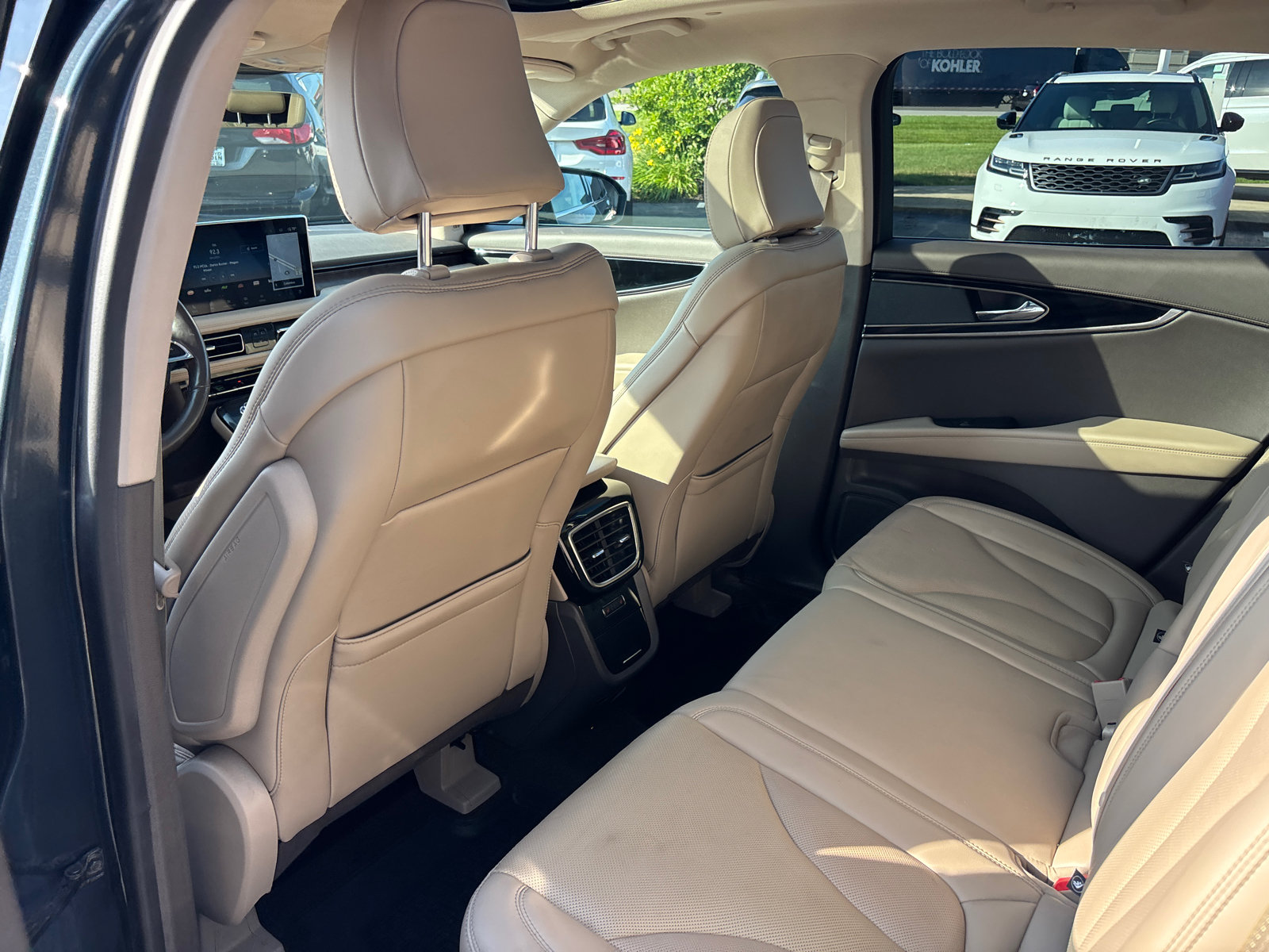 Used 2023 Lincoln Nautilus Reserve w/ Cargo Utility Package AWD/4WD image 27