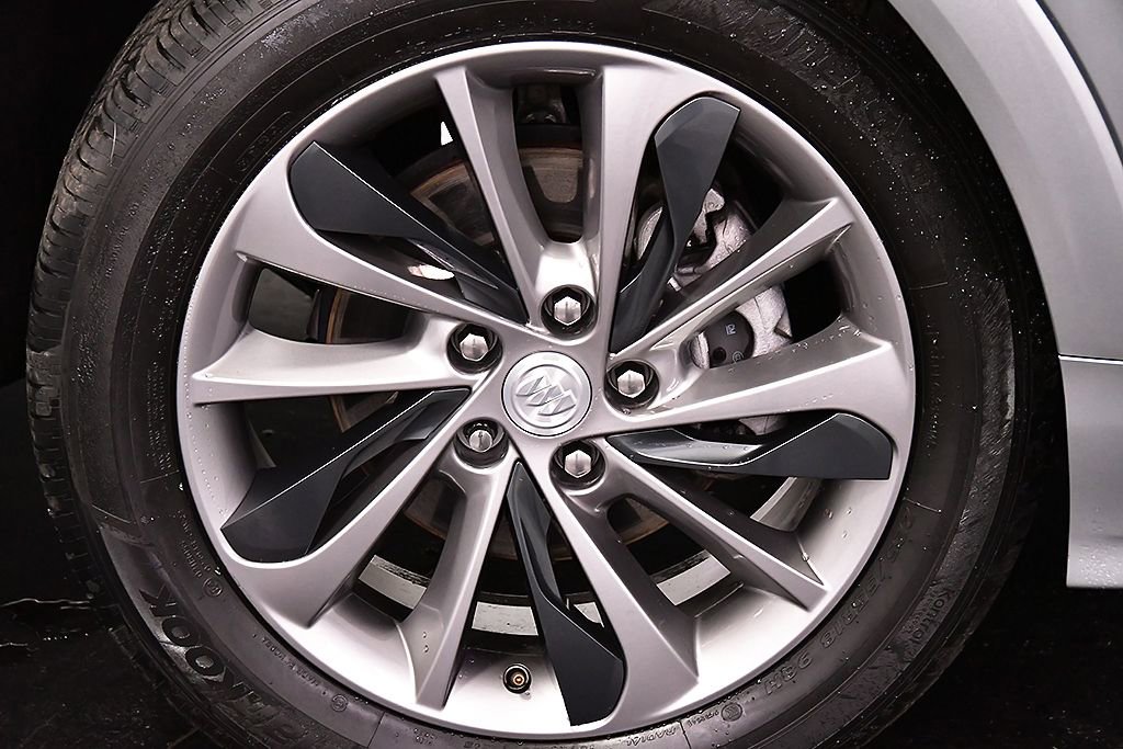 Used 2023 Buick Encore GX Select w/ Sport Touring Package FWD image 9