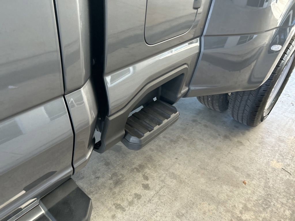 Used 2024 Ford F350 XLT w/ Camper Package image 18