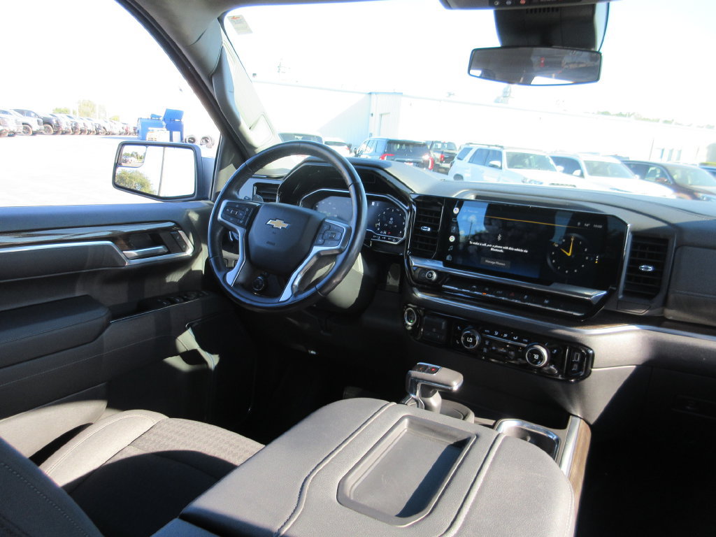 Certified 2022 Chevrolet Silverado 1500 LT AWD/4WD image 25