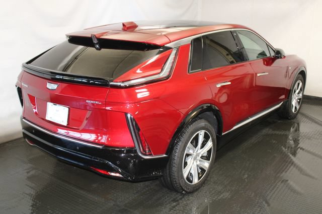 Certified 2024 Cadillac Lyriq Tech w/ Driver Assist Package AWD/4WD image 4