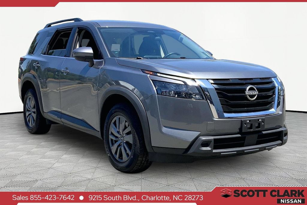 Used 2025 Nissan Pathfinder SV AWD/4WD image 1