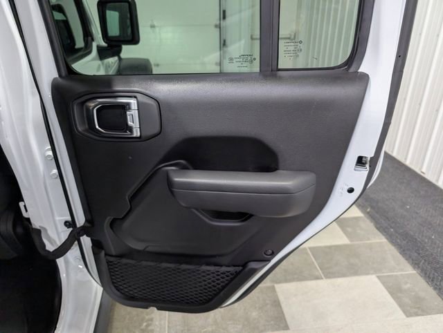 Used 2025 Jeep Wrangler Unlimited Rubicon 4xe w/ Safety Group AWD/4WD image 23