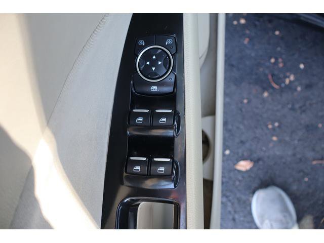 Used 2016 Ford Fusion SE image 10