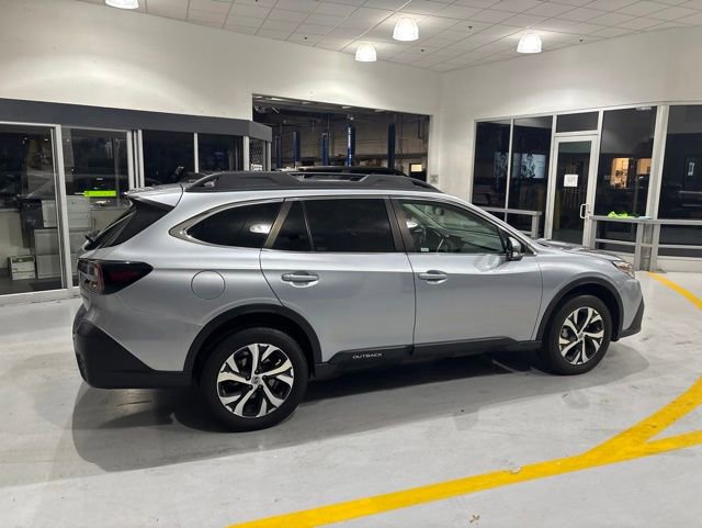 Used 2022 Subaru Outback Limited AWD/4WD image 9