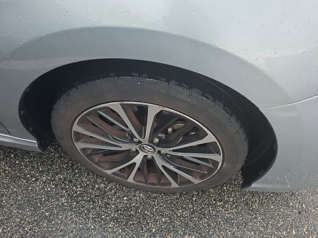 Used 2019 Toyota Camry SE image 3