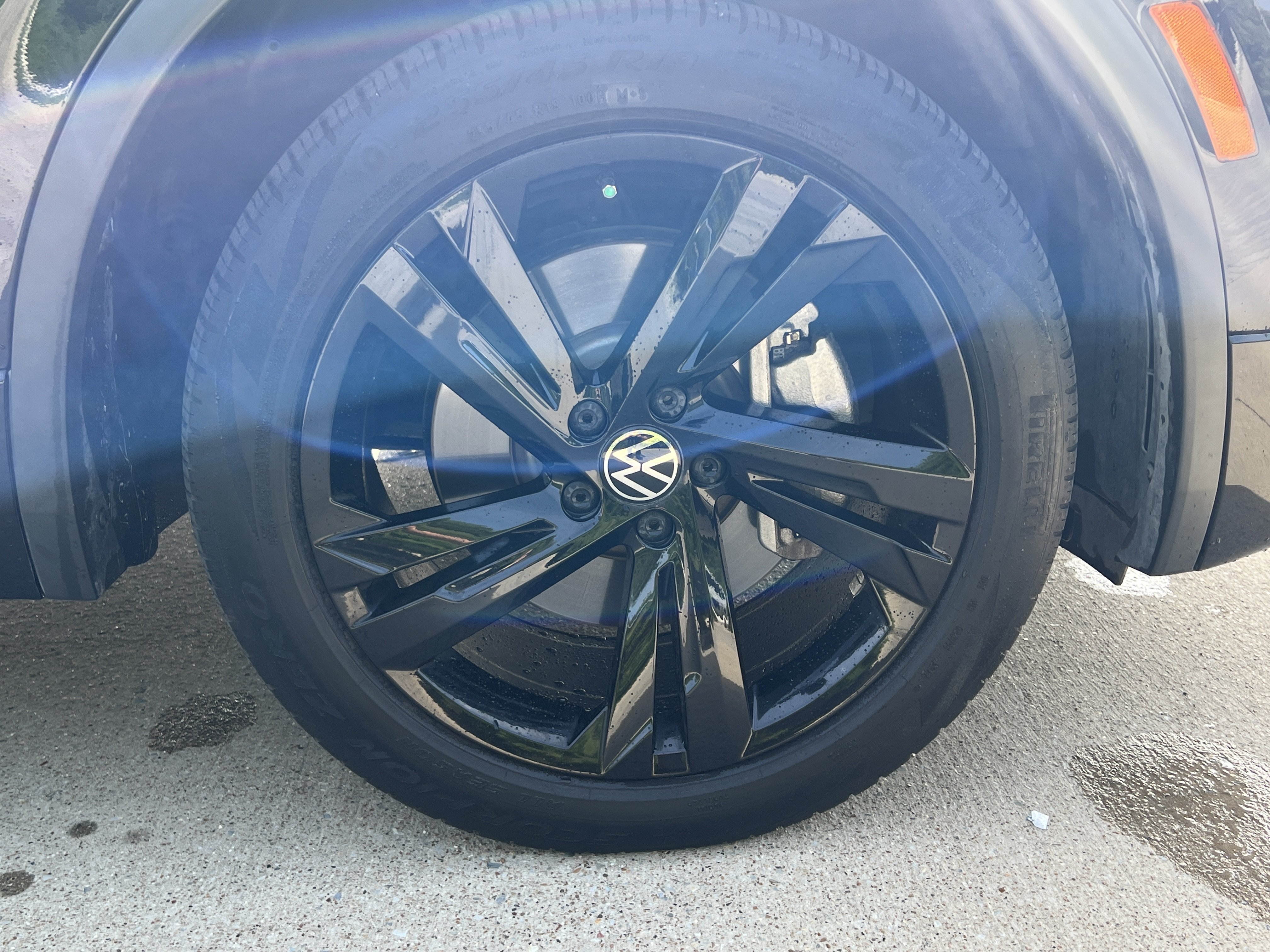 Certified 2023 Volkswagen Tiguan SE R-Line FWD image 11