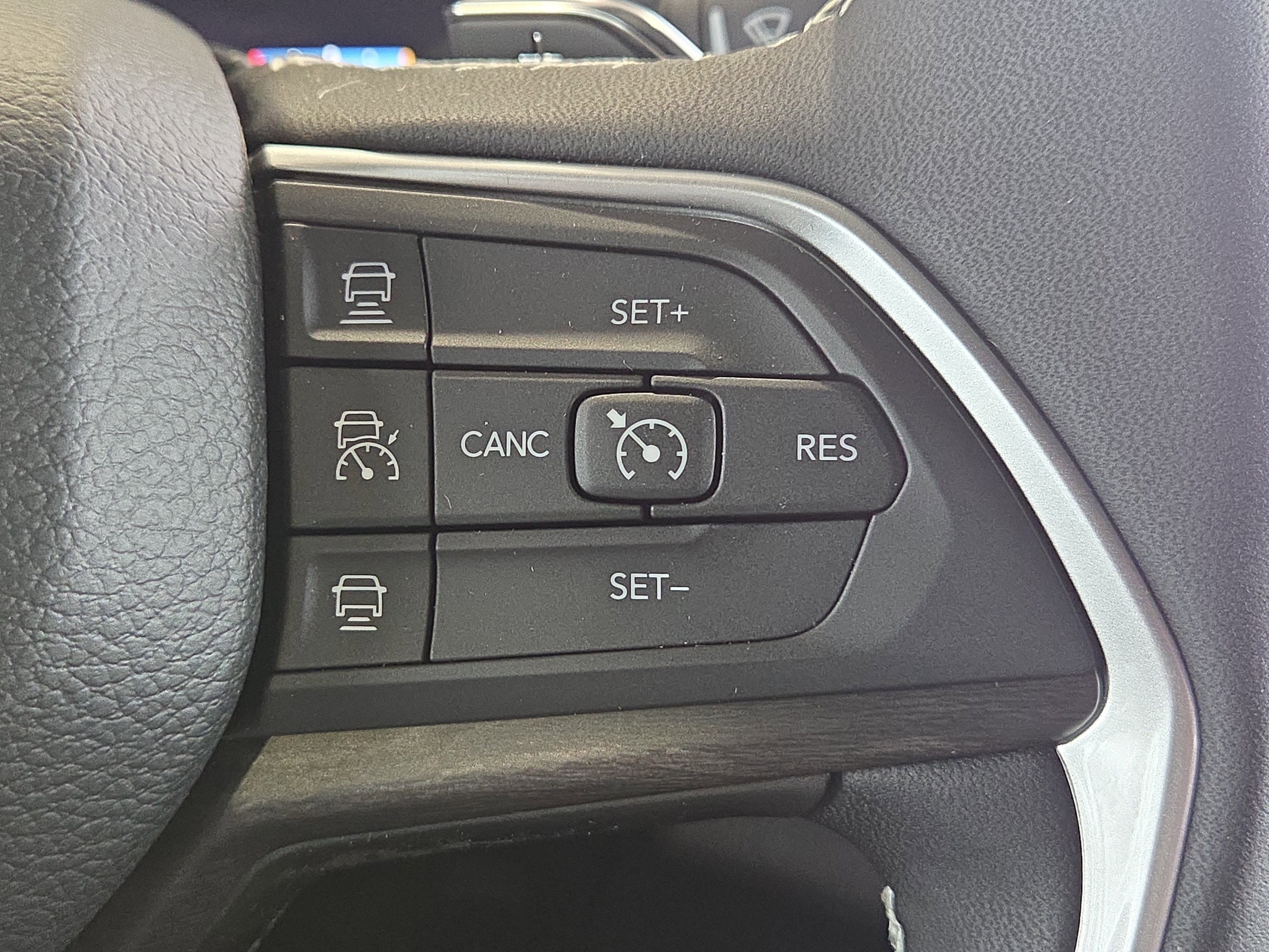 New 2025 Jeep Grand Cherokee Limited w/ Black Appearance Package RWD image 28