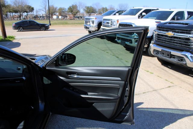 Used 2023 Nissan Altima 2.5 SV w/ SV Premium Package FWD image 39