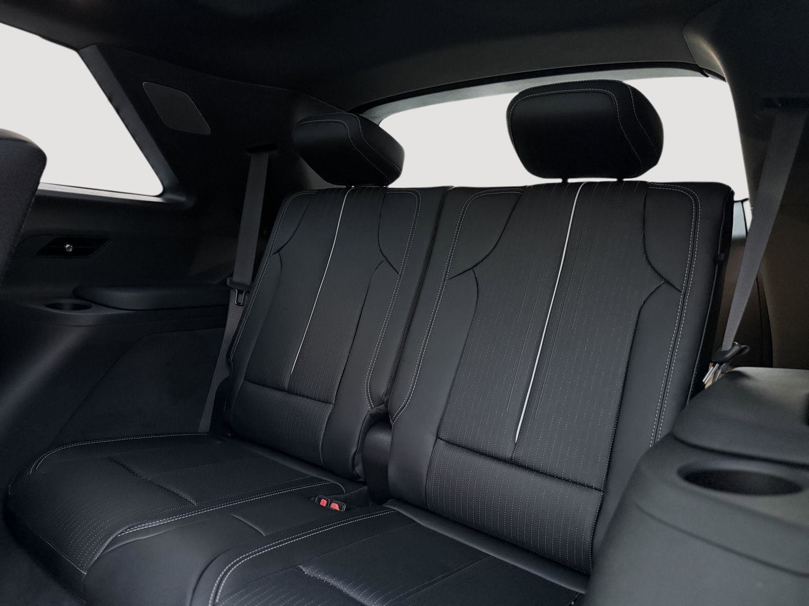 New 2026 Cadillac Vistiq Sport image 14