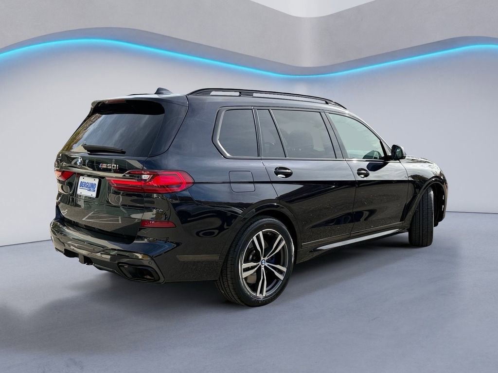 Used 2021 BMW X7 M50i w/ Cold Weather Package image 4