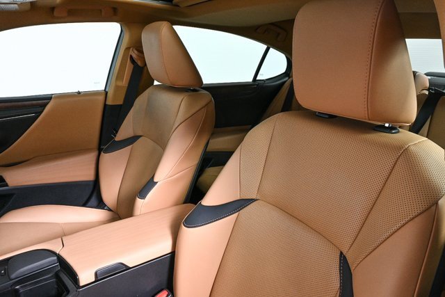 Used 2022 Lexus ES 300h w/ Premium Package image 5