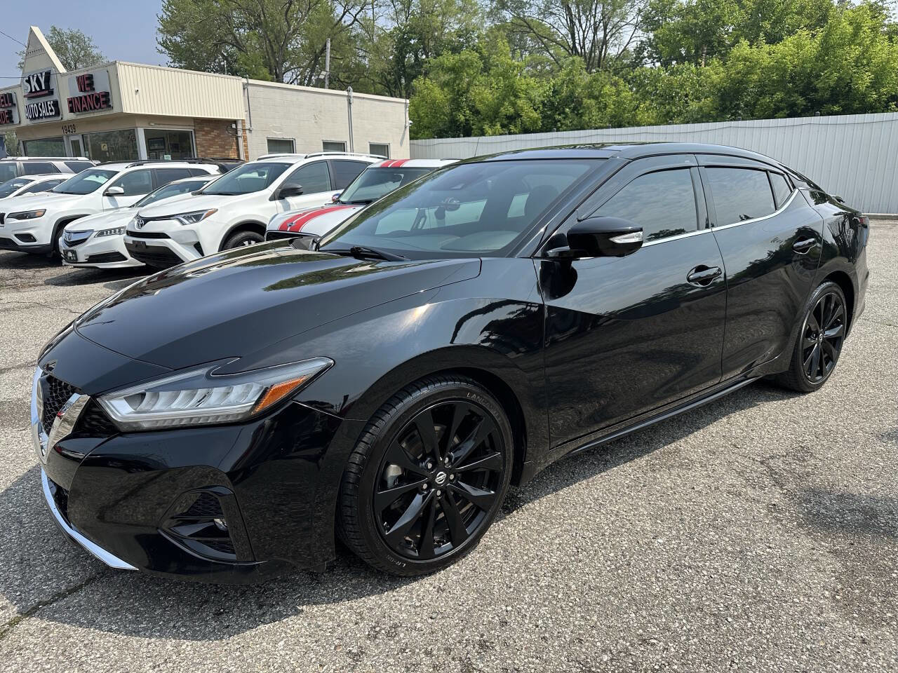 Used 2019 Nissan Maxima SR image 3