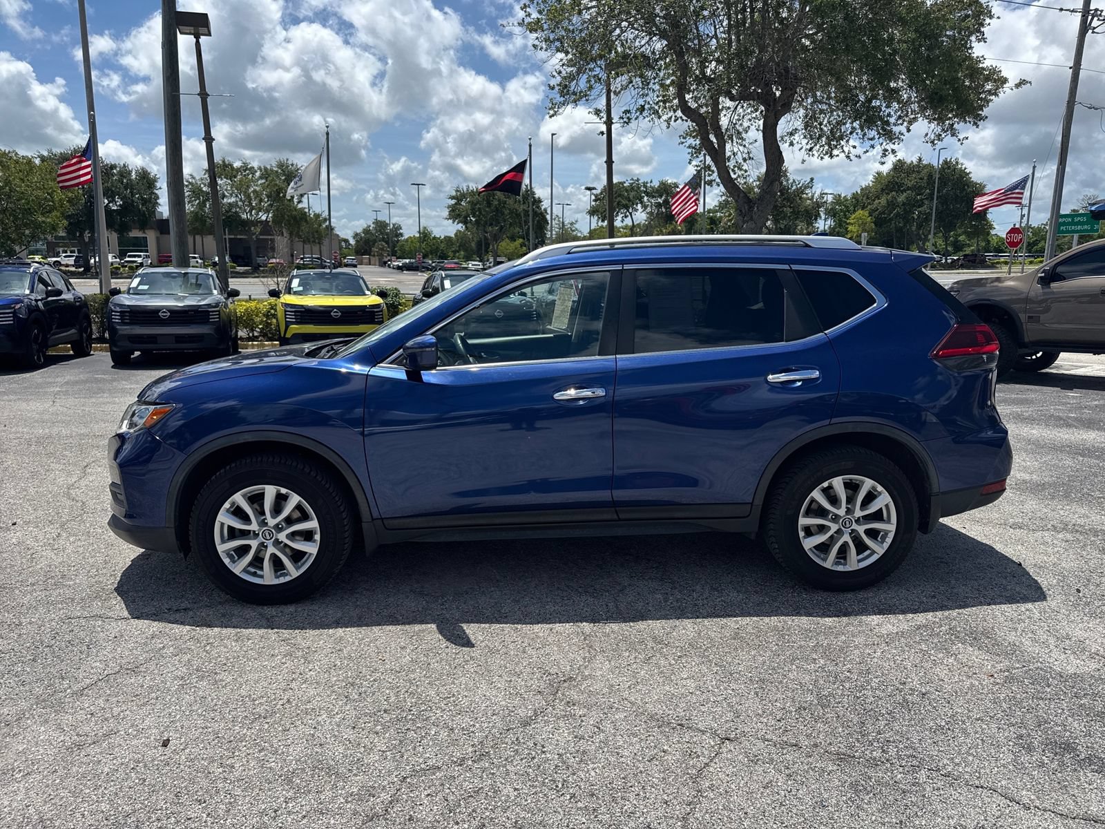 Used 2019 Nissan Rogue SV AWD/4WD image 19
