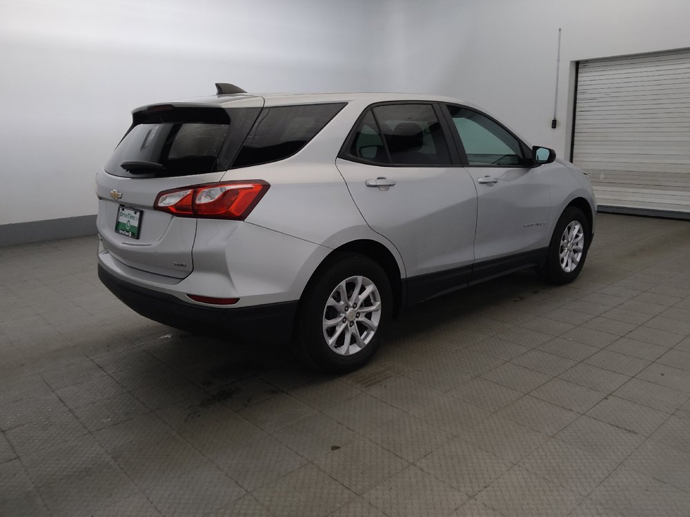 Used 2020 Chevrolet Equinox LS w/ LPO, Cargo Package AWD/4WD image 10
