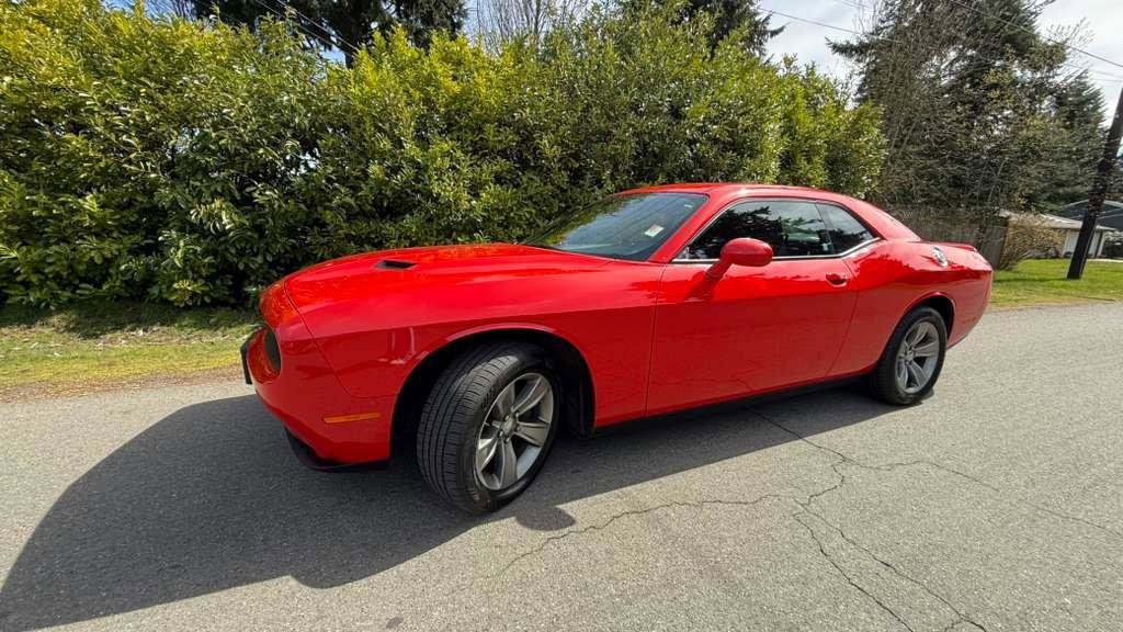 Used 2019 Dodge Challenger SXT RWD image 12