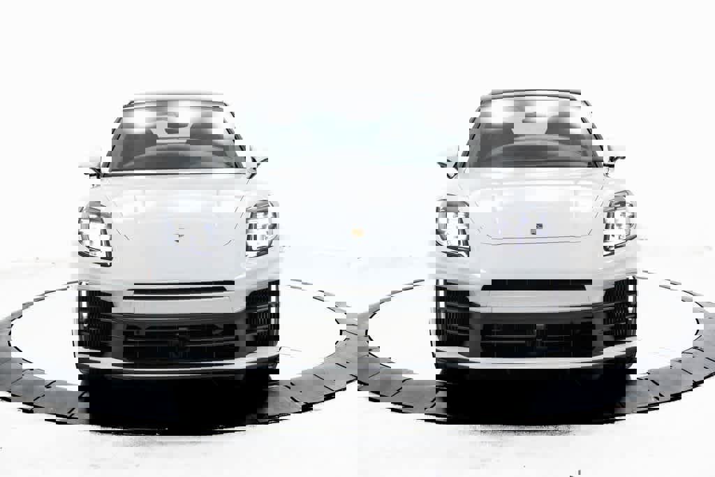 New 2025 Porsche Panamera 4 image 10