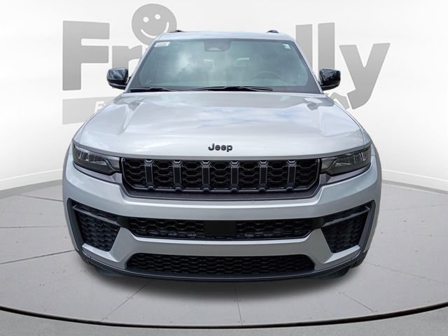New 2026 Jeep Grand Cherokee Altitude AWD/4WD image 2