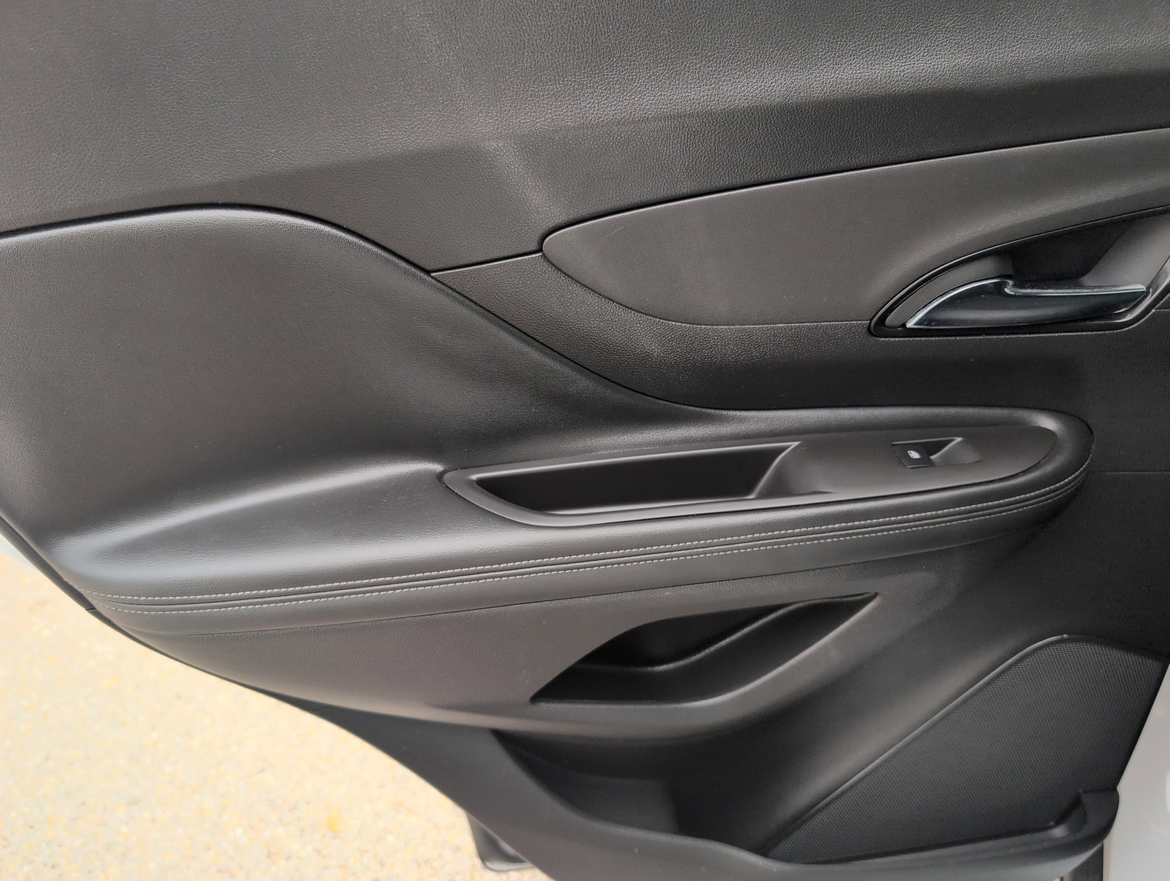 Used 2018 Buick Encore Preferred image 32