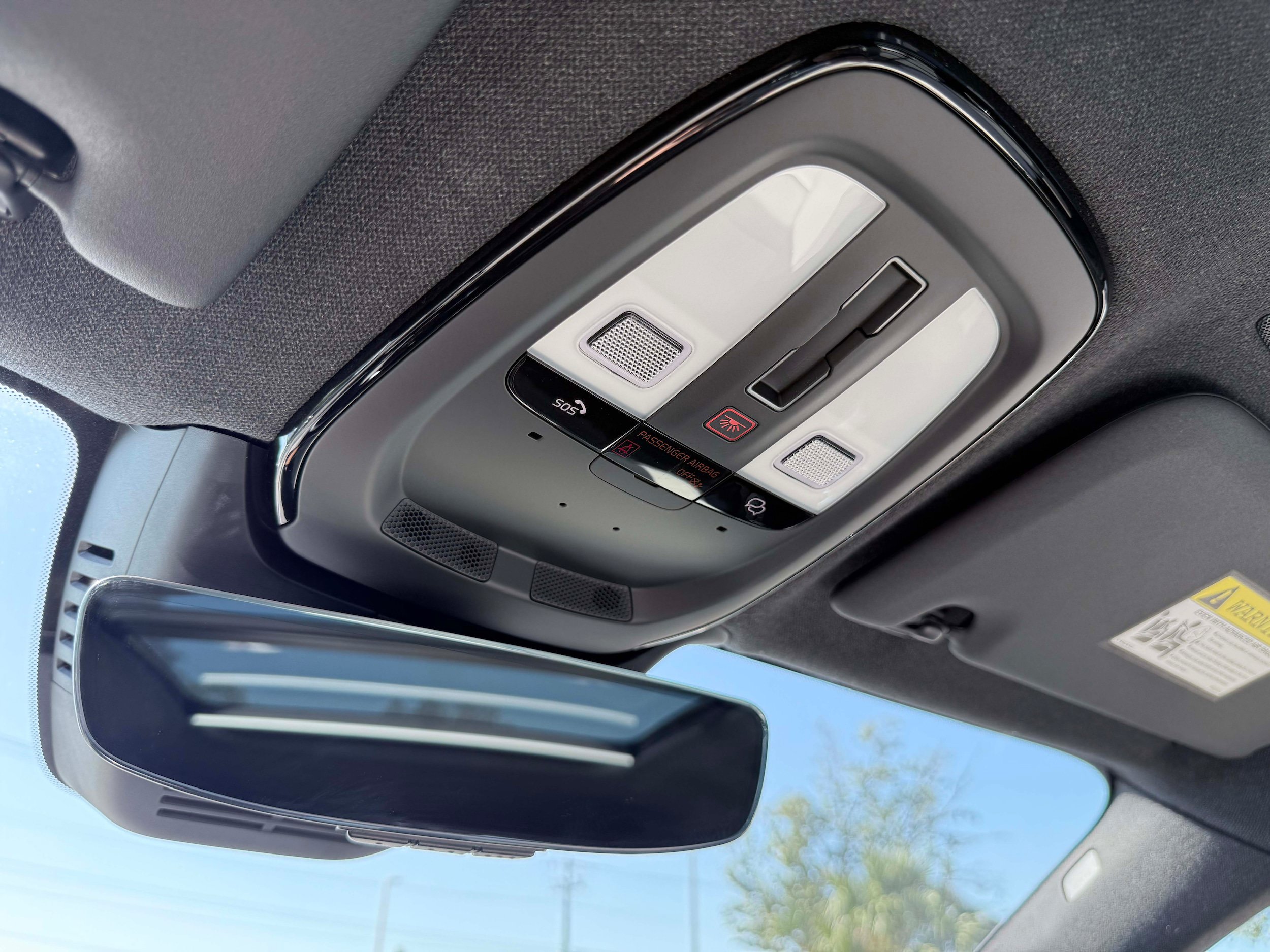 Certified 2025 Volvo EX40 Ultra AWD/4WD image 24