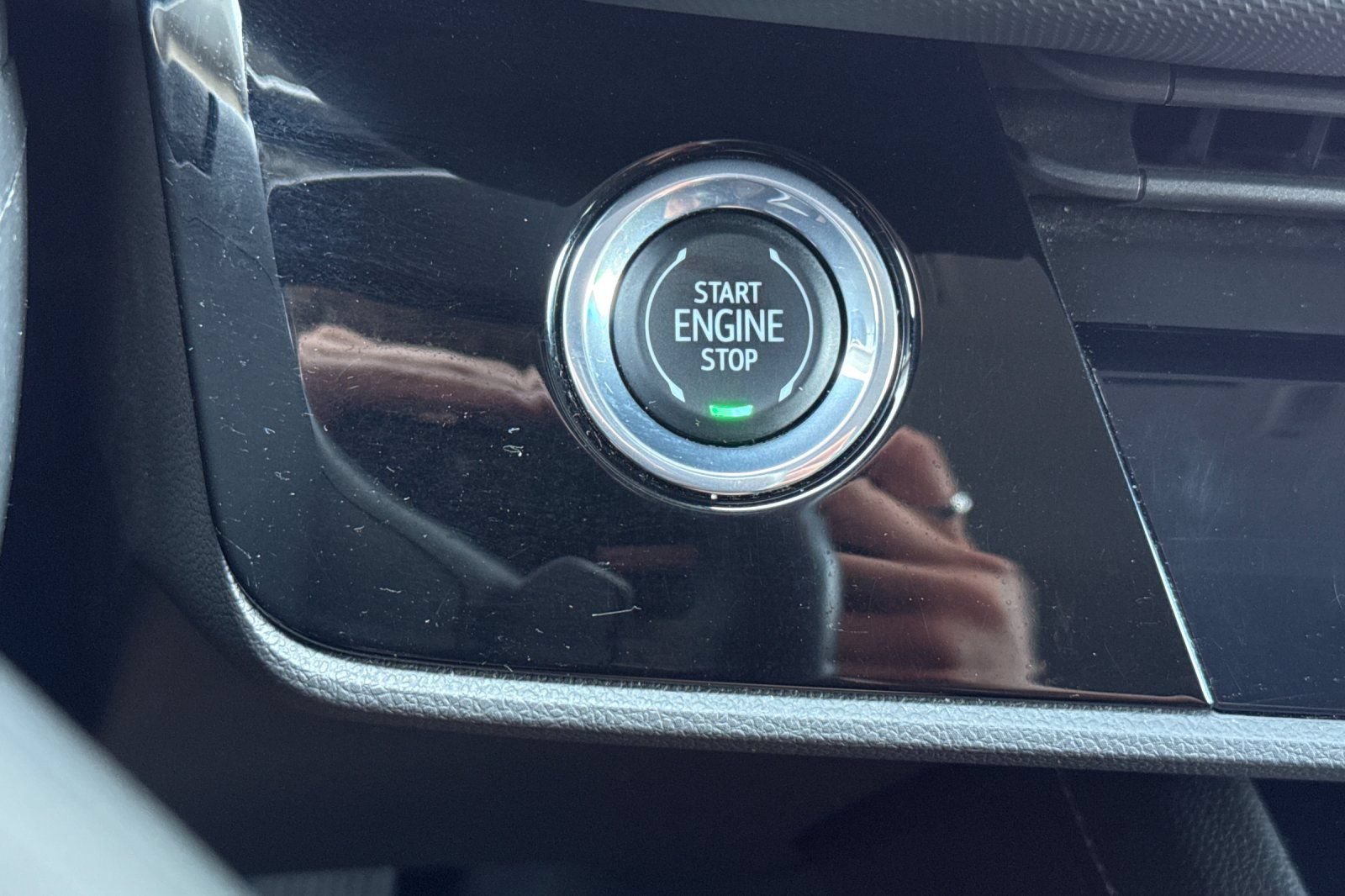 Used 2024 Buick Envision Preferred AWD/4WD image 33