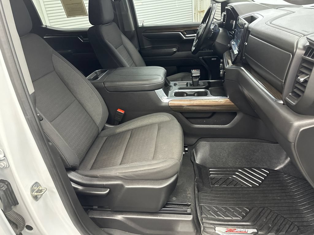 Used 2024 Chevrolet Silverado 1500 LT Trail Boss w/ Convenience Package II AWD/4WD image 14